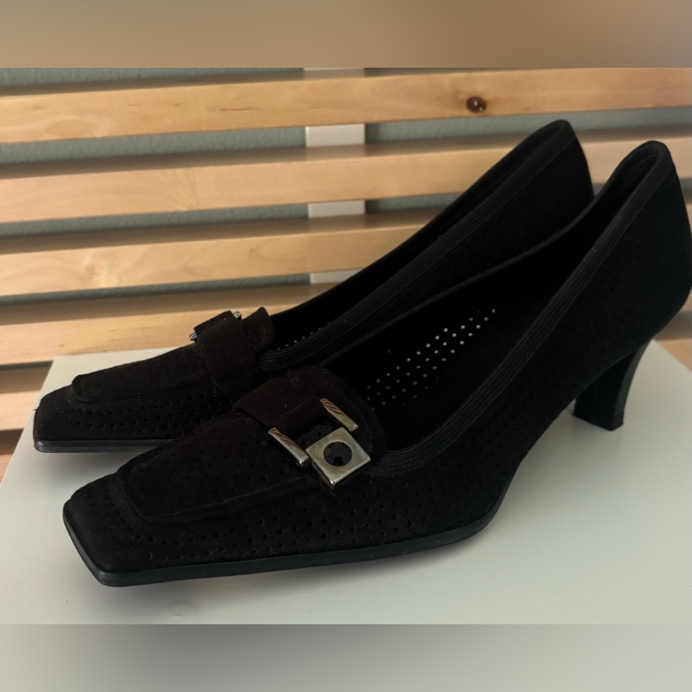 Stuart Weizmann Black Low Heel Pumps Mules Size 9